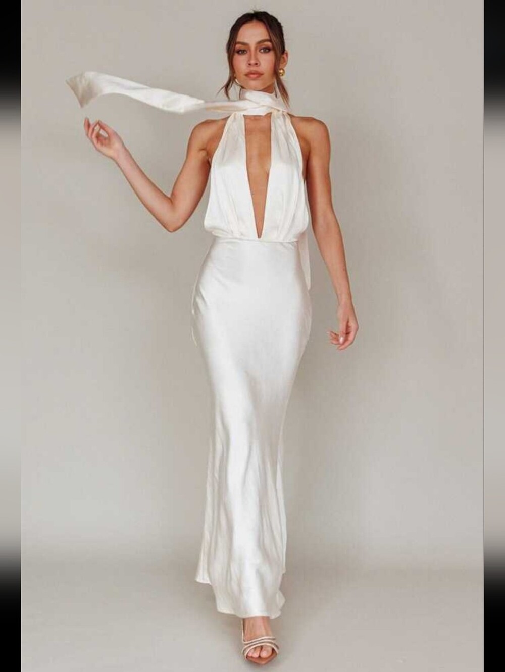 $100 NWT Selfie Leslie Satin Halter Plunge Maxi Dress in Oyster